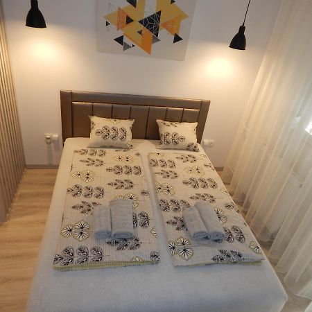 Pisztácia 2020 Apartman Kazincbarcika Kültér fotó