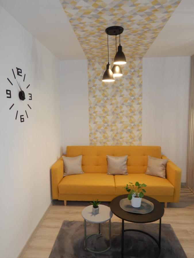Pisztácia 2020 Apartman Kazincbarcika Kültér fotó