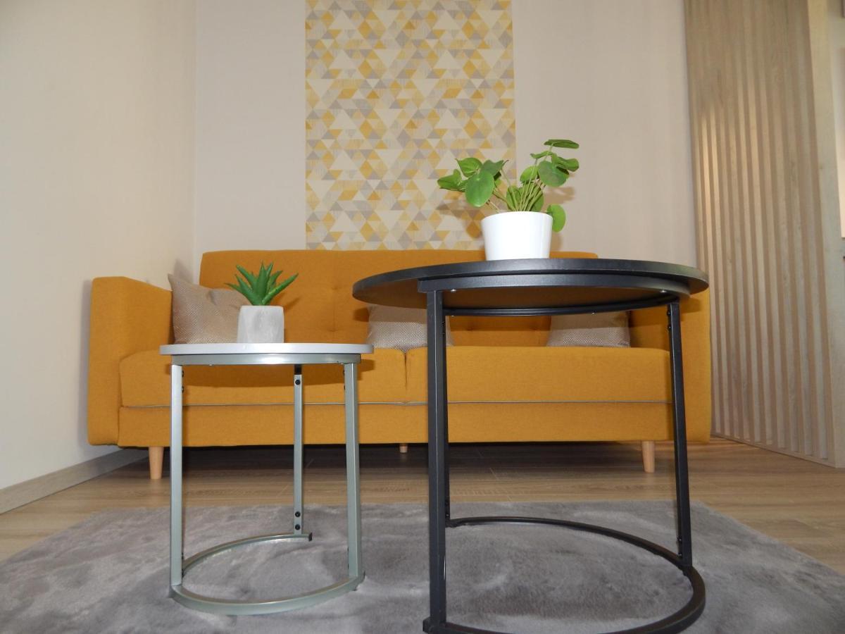 Pisztácia 2020 Apartman Kazincbarcika Kültér fotó